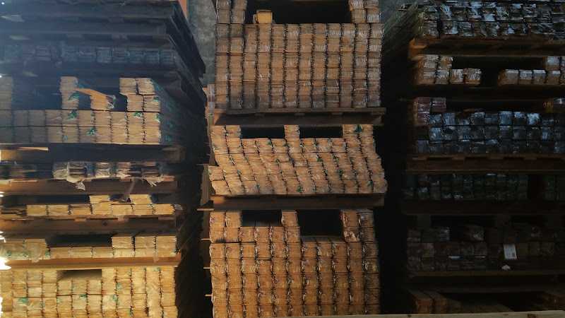 Fotografia tomada fuera de Maderas Pazos s.l. - Establecimiento de venta de madera en Pontevedra, Pontevedra