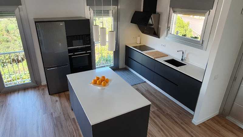 Fotografia tomada fuera de Carpintería Ñote Sl - Fábrica de muebles en Ponteareas, Pontevedra