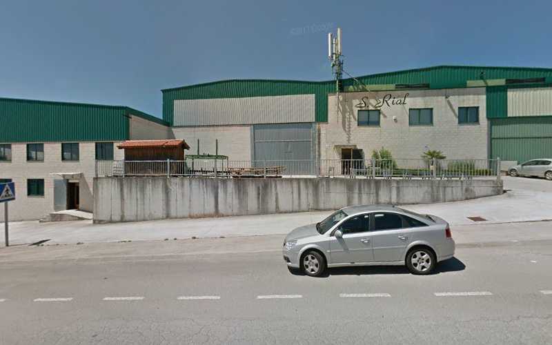 Fotografia tomada fuera de S.Rial SECADEROS Industriales - Proveedor de aluminio en Sigüeiro, A Coruña