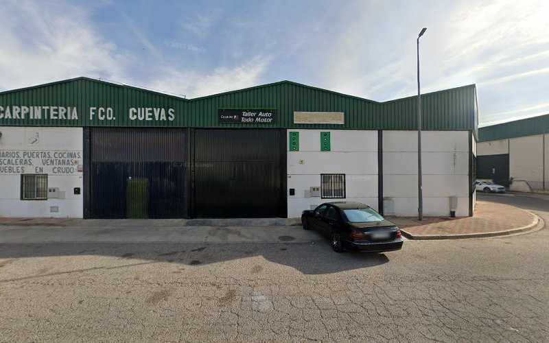 Fotografia tomada fuera de Carpintería Francisco Cuevas - Carpintería en Lora del Río, Sevilla