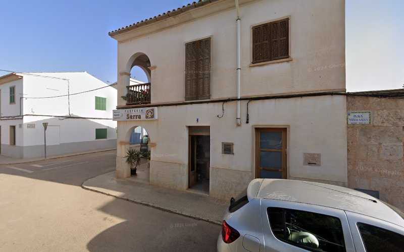 Fotografia tomada fuera de Carpintería Serra - Tienda de armarios en Ses Salines, Baleares