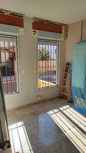 Fotografia tomada fuera de Konforto - Carpintería en Santa Fe, Granada