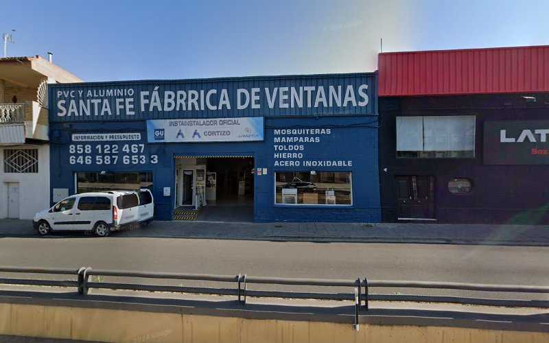 Fotografia tomada fuera de PVC ALUMINIO SANTAFE - Carpintería metálica y de aluminio en Santa Fe, Granada