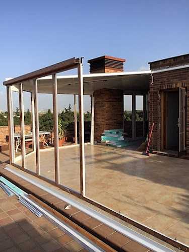 Fotografia tomada fuera de López Vasco S.L. - Aluminios Jofran - Carpintería metálica y de aluminio en Madrid, Madrid