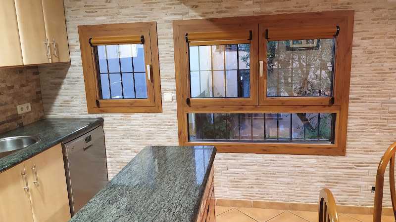 Fotografia tomada fuera de Carpintería Metálica Manrique - Carpintería metálica y de aluminio en Perelló ( El, Girona