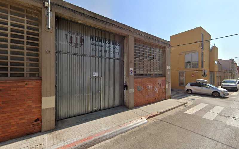Fotografia tomada fuera de EBANISTERÍA MONTESINOS E HIJOS S.L. - Fábrica de muebles en Sabadell, Barcelona