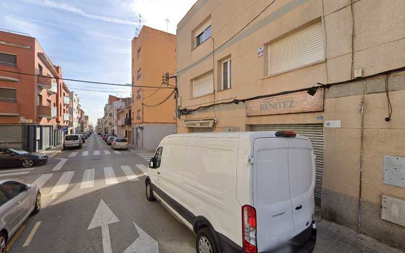 Fotografia tomada fuera de Ebanistería Benítez S L - Tienda de armarios en Sabadell, Barcelona