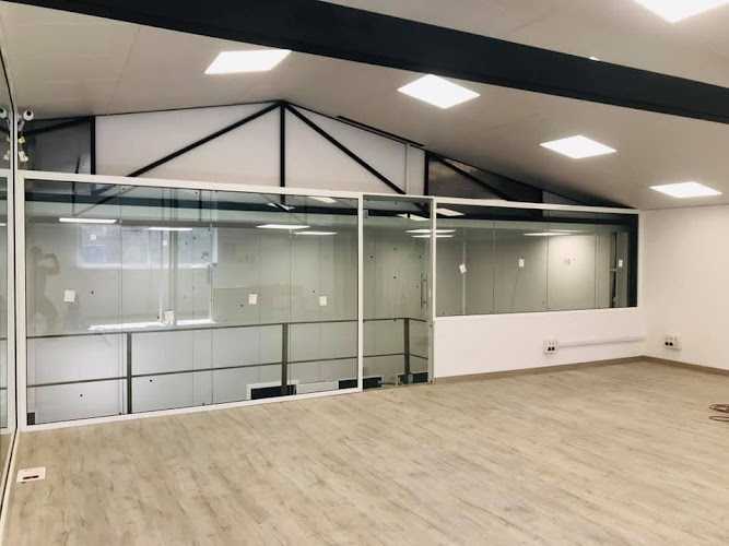 Fotografia tomada fuera de ALUMDEC Carpintería de aluminio - Carpintería metálica y de aluminio en Sabadell, Barcelona