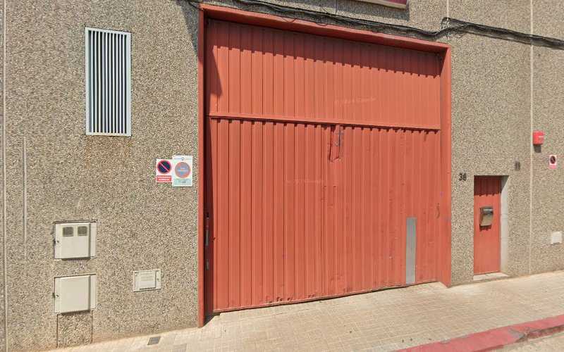 Fotografia tomada fuera de Carpintería Ebanistería Rial 2006 S L L - Botiga d'armaris en Sabadell, Barcelona