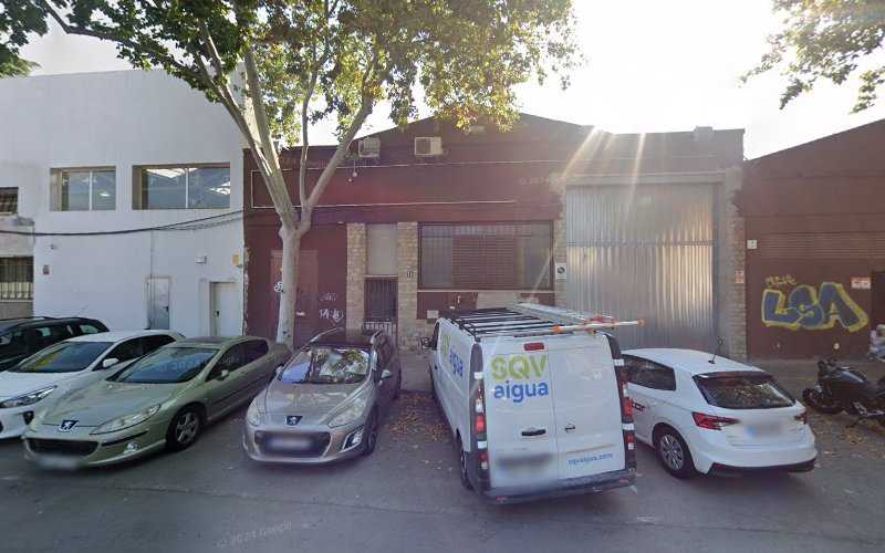 Fotografia tomada fuera de J Fontanet Carpintería - Botiga d'armaris en Sabadell, Barcelona