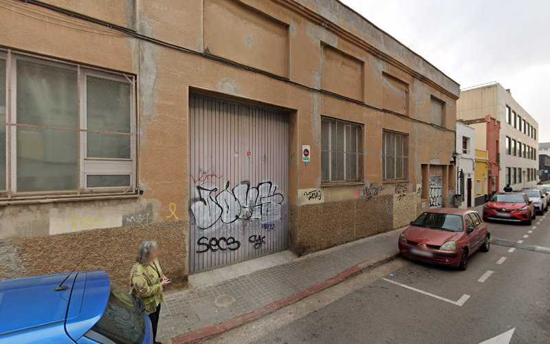 Fotografia tomada fuera de 100x100 Alum | Carpintería de aluminio en Sabadell - Carpintería metálica y de aluminio en Sabadell, Barcelona