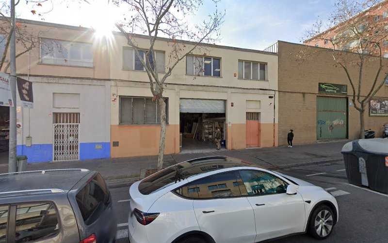 Fotografia tomada fuera de Gruperis S.L. - Carpenter en Sabadell, Barcelona