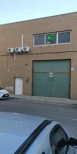 Fotografia tomada fuera de Epic Alum SL - Carpintería metálica y de aluminio en Sabadell, Barcelona