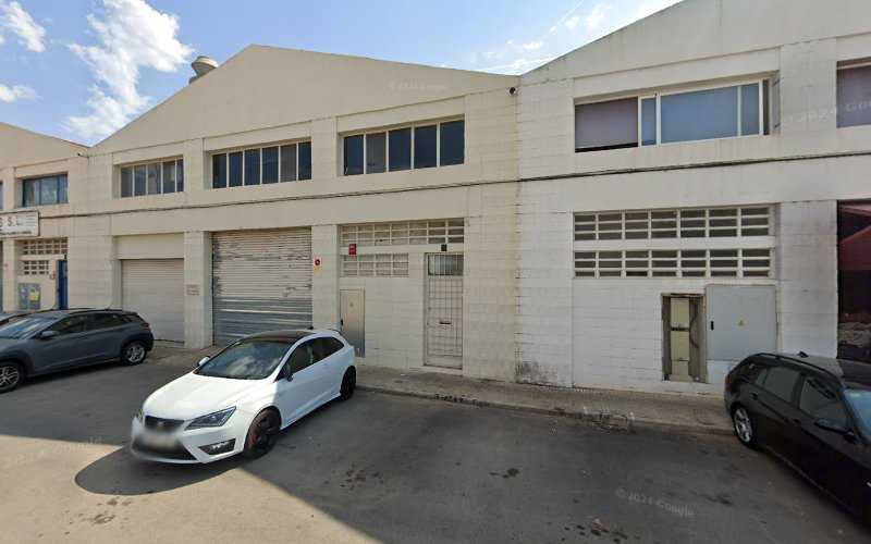 Fotografia tomada fuera de Carpintería Indecomad - Tienda de armarios en Ripollet, Barcelona