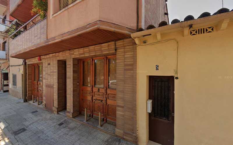 Fotografia tomada fuera de FURIALS DESDE 1972 - Carpintero en Montcada i Reixac, Barcelona