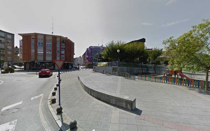 Fotografia tomada fuera de Zugatzarte - Tienda de armarios en Mungia, Vizcaya