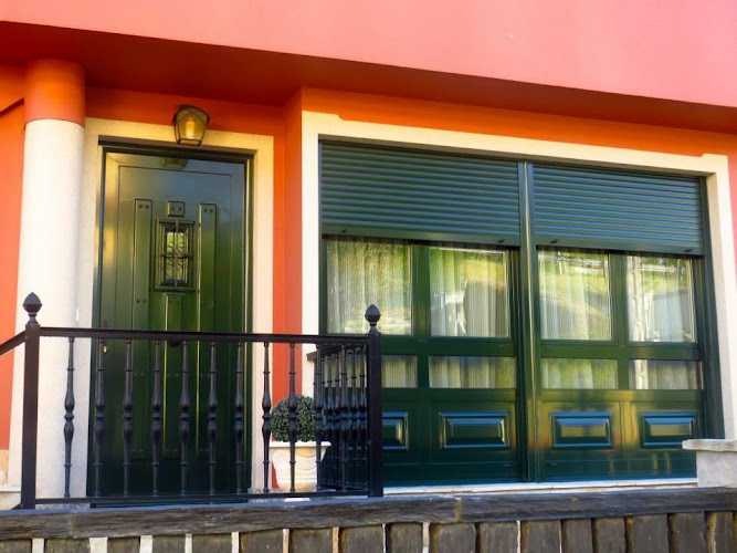 Fotografia tomada fuera de Aluminios Suso - Carpintería metálica y de aluminio en Culleredo, A Coruña