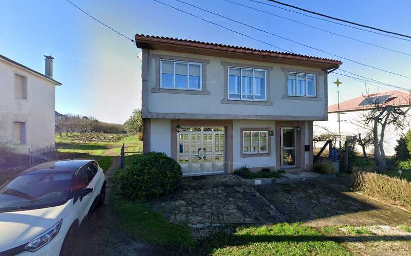 Fotografia tomada fuera de Aluminios Landeira - Carpintería metálica y de aluminio en Vilanova, A Coruña