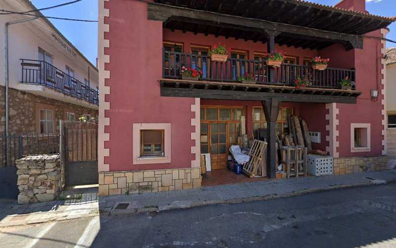 Fotografia tomada fuera de MaderAza SPJ - Carpintería en Riaza, Segovia