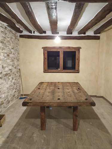 Fotografia tomada fuera de Feliciano Rico - Tienda de muebles en Riaza, Segovia
