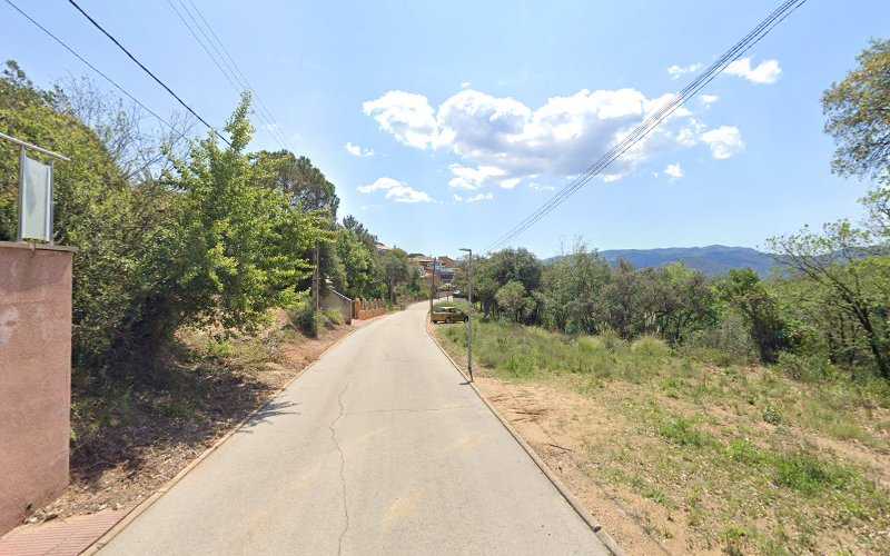 Fotografia tomada fuera de Fusart Style - Carpintería de madera para cocinas a medida - Carpintería en Riells i Viabrea, Girona
