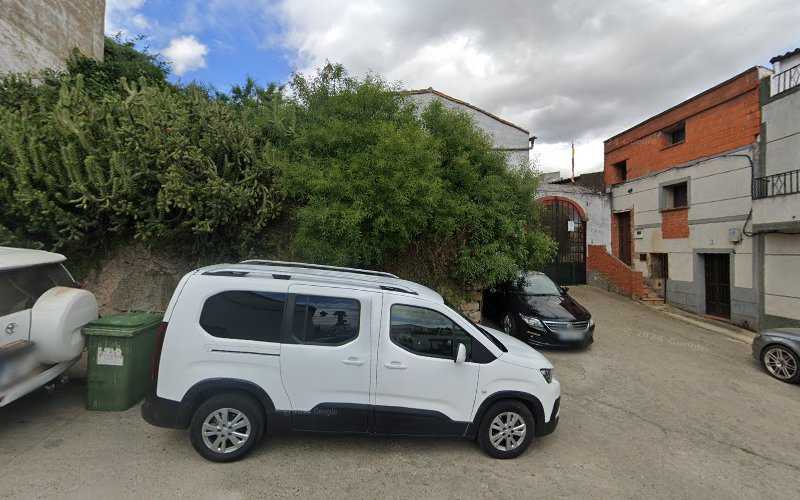 Fotografia tomada fuera de Carpinteria Bozas - Carpintería en Alburquerque, Badajoz