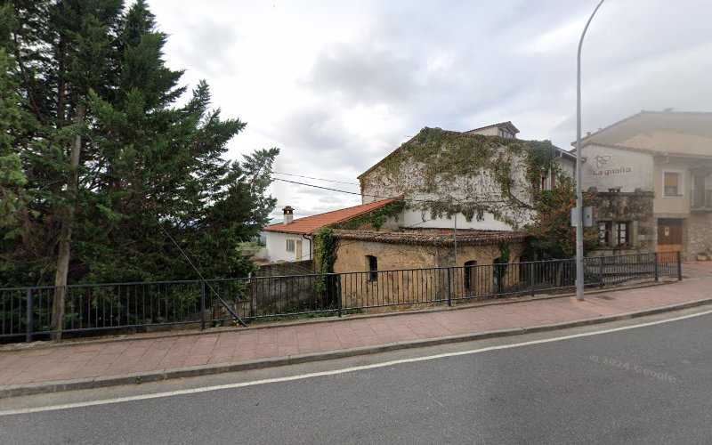 Fotografia tomada fuera de Cerrajería Mesón - Carpintería en Poyales del Hoyo, Ávila