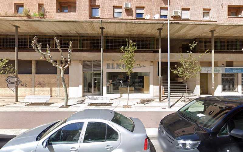 Fotografia tomada fuera de Comercial Elmo Decoración S L - Fábrica de muebles en Tudela, Navarra