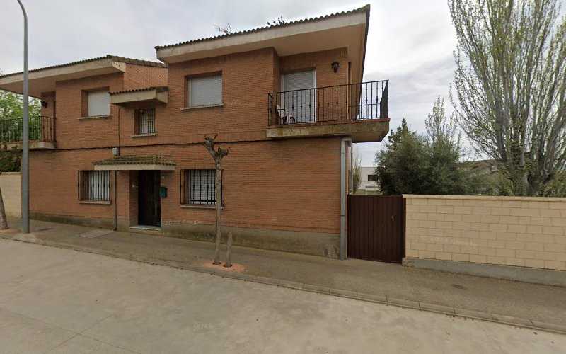 Fotografia tomada fuera de TALLERES HERMANOS GALIPIENZO S.L. - Carpintero en Cascante, Navarra