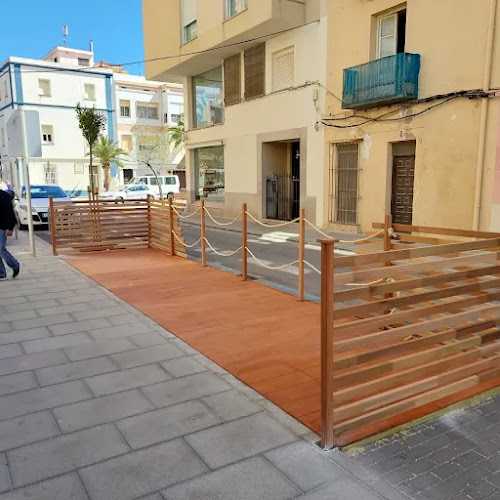 Fotografia tomada fuera de Carpinteria FUSTERNEST - Carpintero en Vinaròs, Castellón