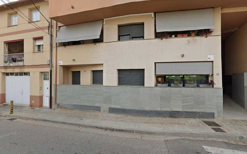 Fotografia tomada fuera de La Fusteria - Tienda de muebles en Juneda, Lérida