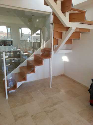 Fotografia tomada fuera de Cocinas yubero - Carpintero en Cuenca, Cuenca