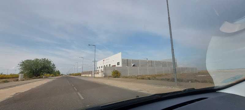 Fotografia tomada fuera de CARPINTERÍAS DE TOMELLOSO, S.L. - Carpintería en Tomelloso, Ciudad Real