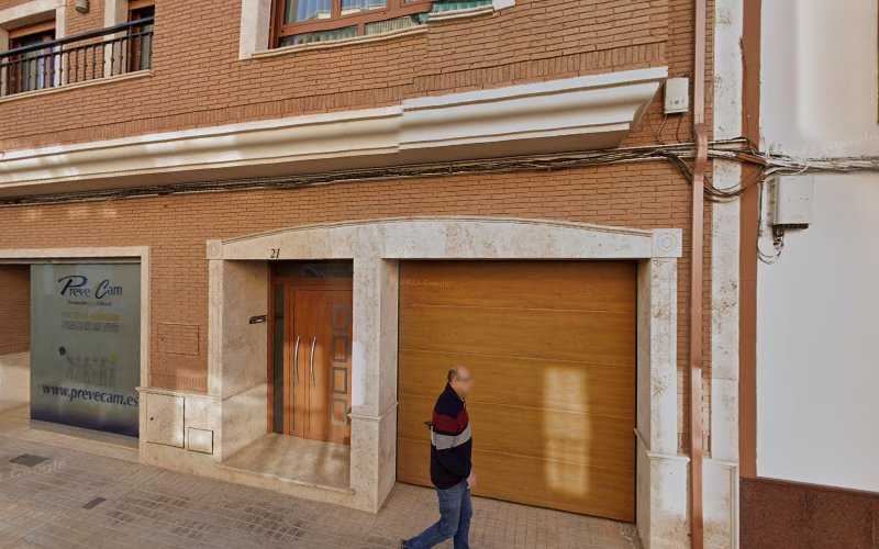 Fotografia tomada fuera de Aluminios Castellanos Tomellosos S.L. - Carpintería metálica y de aluminio en Tomelloso, Ciudad Real