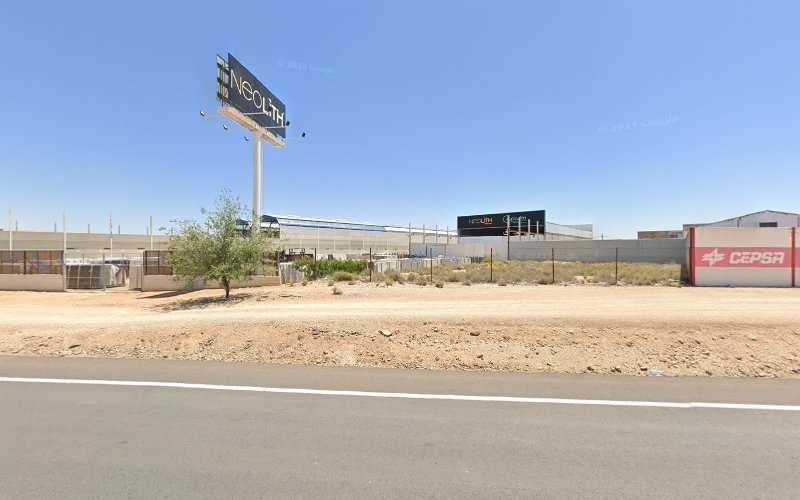 Fotografia tomada fuera de Antomancha S.L. - Carpintería metálica y de aluminio en Tomelloso, Ciudad Real