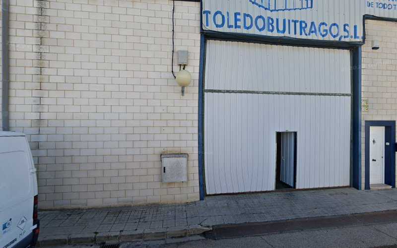 Fotografia tomada fuera de Ventanalia Manufactura Innovadora del Aluminio - Carpintería metálica y de aluminio en Tomelloso, Ciudad Real