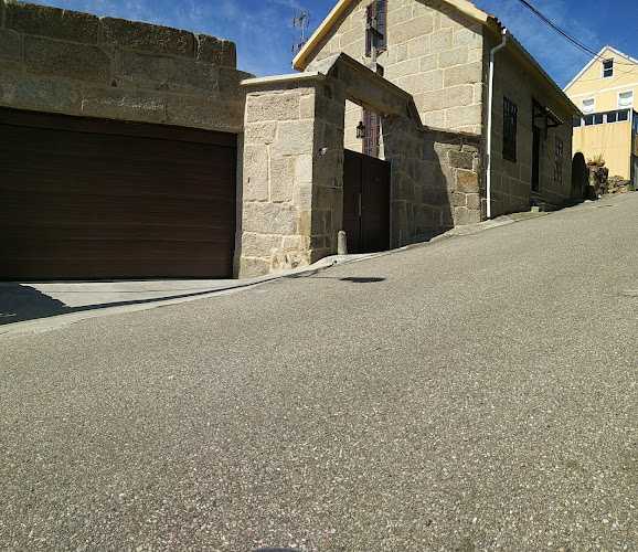 Fotografia tomada fuera de Portalnova, S.L. - Ebanista en O Sartal, Pontevedra