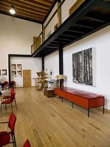 Fotografia tomada fuera de Cuenca Maderas S.A. - Fabricante de casas de madera en Mohorte, Cuenca