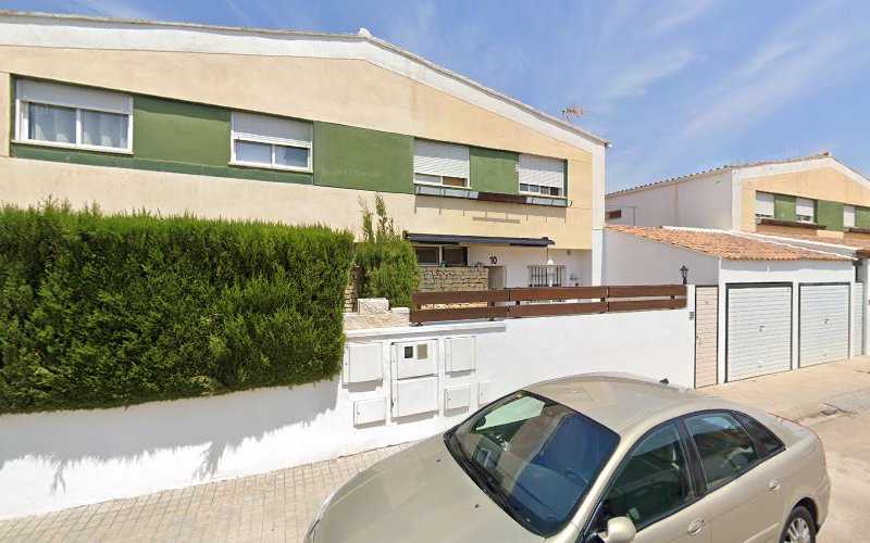 Fotografia tomada fuera de Metra Metallurgia Trafilati Aluminio - Carpintería metálica y de aluminio en La Pobla de Vallbona, Valencia