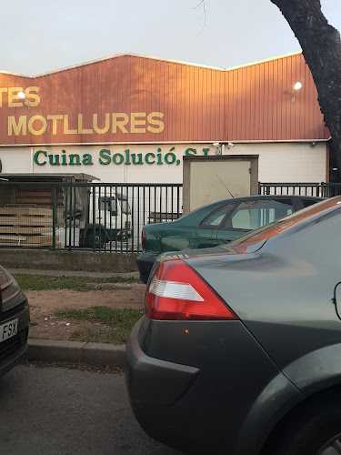 Fotografia tomada fuera de Cuina Solució SL - Tienda de muebles de cocina en Palau-solità i Plegamans, Barcelona