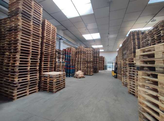 Fotografia tomada fuera de Palets Portu SL - Establecimiento de venta de madera en Palau-solità i Plegamans, Barcelona