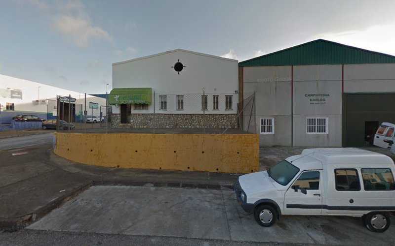 Fotografia tomada fuera de Carpintería Carlos - Carpintero en Alcalá de los Gazules, Cádiz