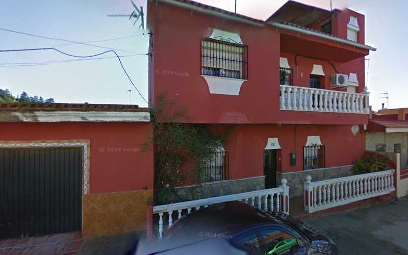 Fotografia tomada fuera de Carpintería metálica NEAL - Carpintería metálica y de aluminio en Algeciras, Cádiz