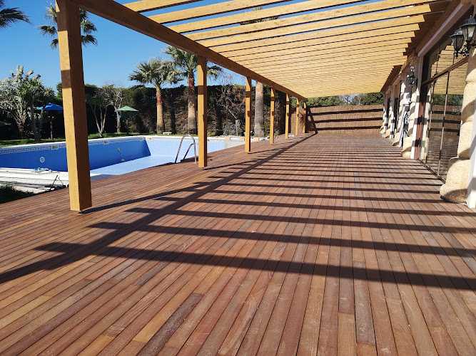 Fotografia tomada fuera de Aserradora Campo De Gibraltar - Carpintería en Los Barrios, Cádiz