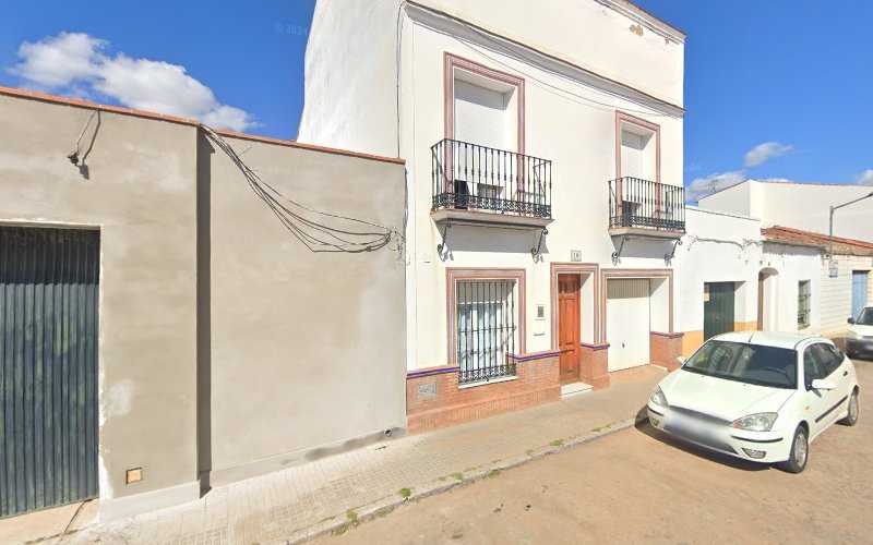 Fotografia tomada fuera de Ebanisteria Barradas - Carpintería en Villafranca de los Barros, Badajoz