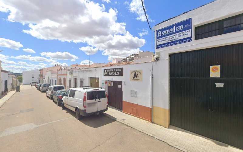 Fotografia tomada fuera de Artesanía en Madera Apolo - Carpintería en Villafranca de los Barros, Badajoz
