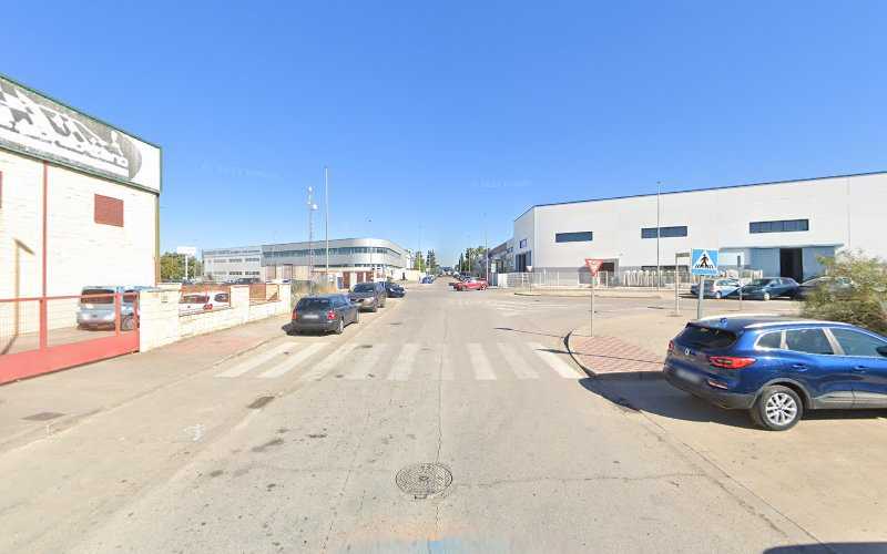 Fotografia tomada fuera de Las golondrina carpintero ebanista - Ebanista en Bollullos de la Mitación, Sevilla