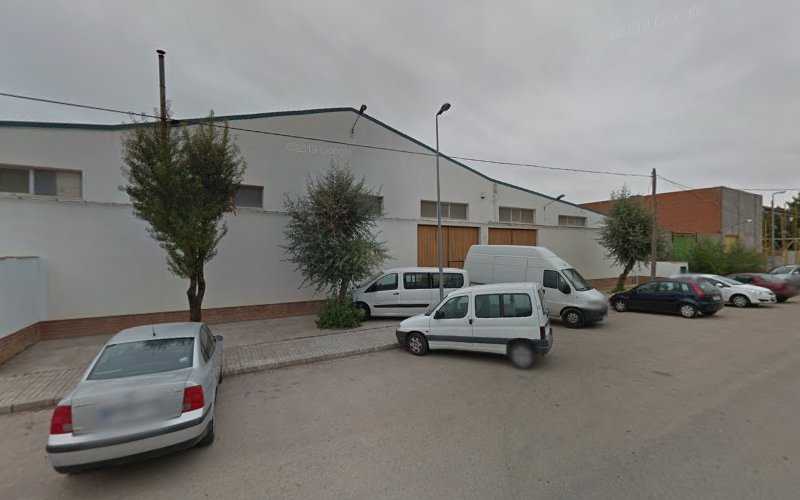 Fotografia tomada fuera de Carpintería Argamasilla S L - Carpintería metálica y de aluminio en Argamasilla de Alba, Ciudad Real