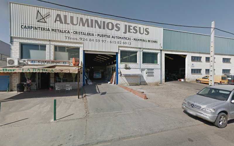 Fotografia tomada fuera de Aluminios Jesús - Carpintería metálica y de aluminio en Villanueva de la Serena, Badajoz