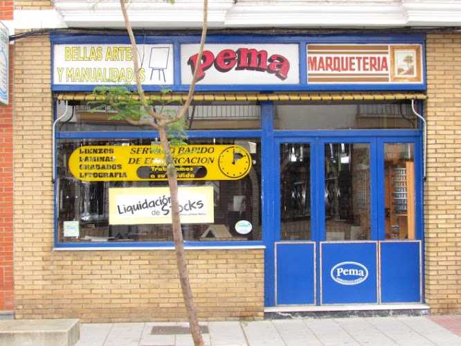 Fotografia tomada fuera de Marquetería PEMA - Ebanista en Villanueva de la Serena, Badajoz